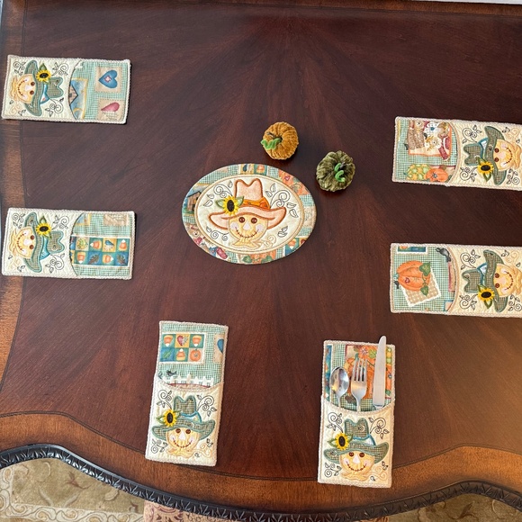 Rustic scarecrow fall Thanksgiving centerpiece hot pad with six utensil holders - Picture 8 of 9